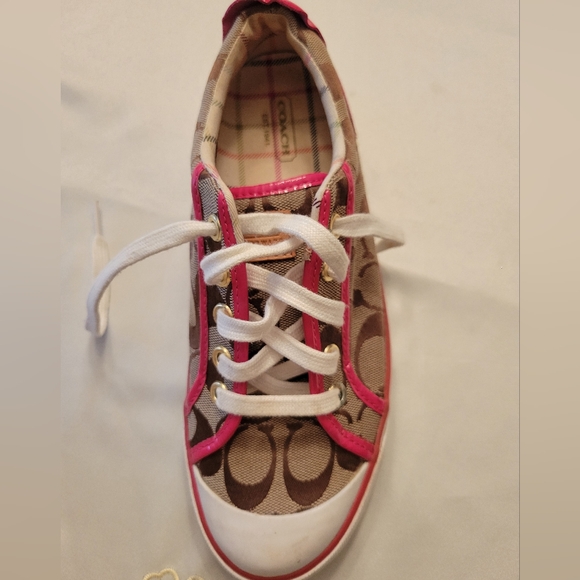 Coach Womens Size 7 1/2 B Width Barrett Sneakers Snug Fits Better With No Sock - Picture 6 of 9